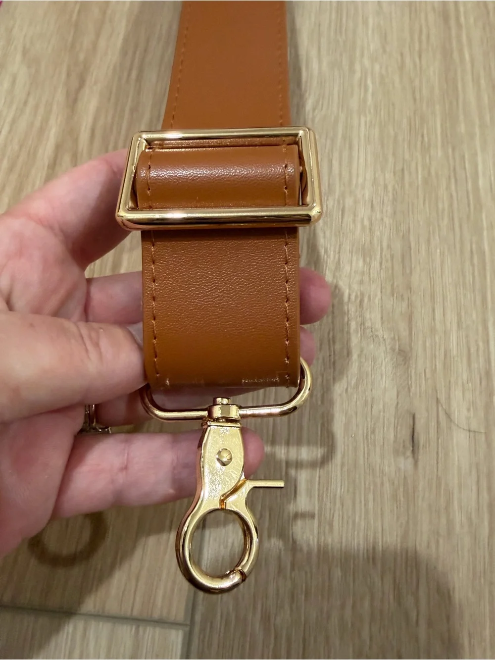 Tan and Gold Toned Guitar Purse Strap - Picture 6 of 7